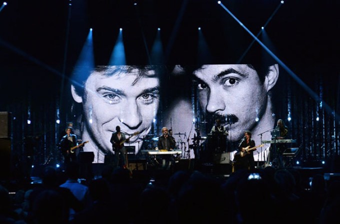 Recuento en imágenes de la Ceremonia de Inducción del Salón de la Fama del Rock, celebrada en el Barclays Center de Brooklyn, Nueva York.