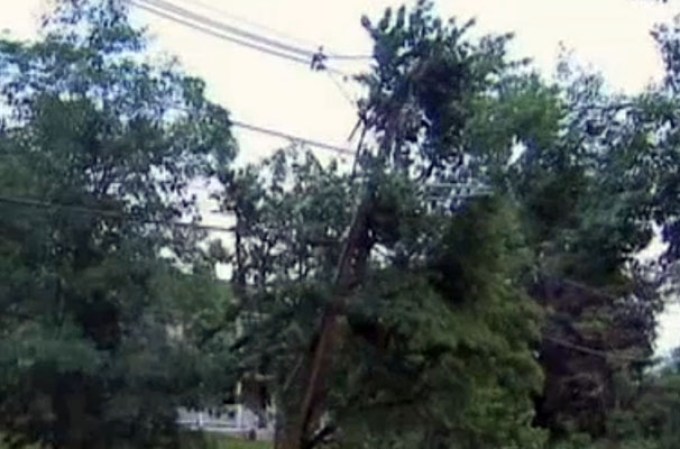 Las autoridades meteorológicas confirmaron el lunes que un tornado tocó suelo en Berkeley Heights, Paterson.