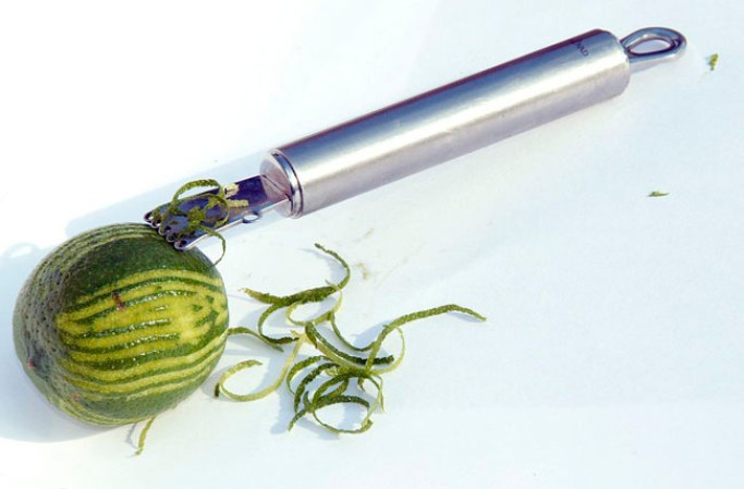 Acero Julienne, rayador de pequeñas tiras llamadas juliana para decoración de ensaladas