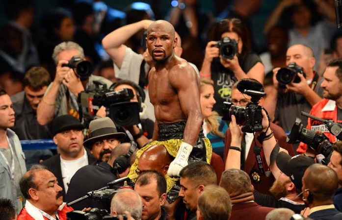 El pugilista Floyd Mayweather retuvo el título del peso welter del Consejo Mundial de Boxeo (CMB) al vencer por decisión unánime a Robert Guerrero.