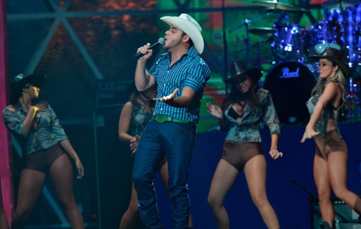 2013.- Gerardo Ortiz