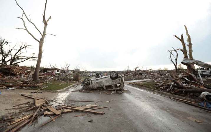 El estado de Oklahoma está de luto tras el paso de un descomunal sistema de tornados que ha costado decenas de vidas.