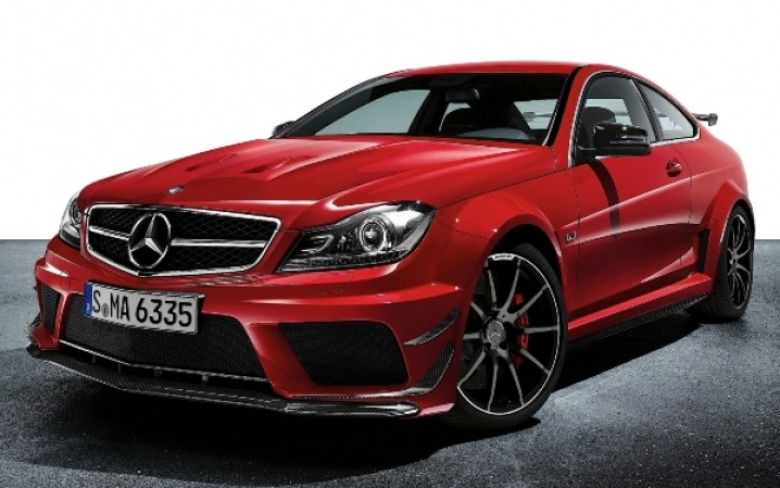 Un modelo Mercedes Benz como este encabeza la lista.