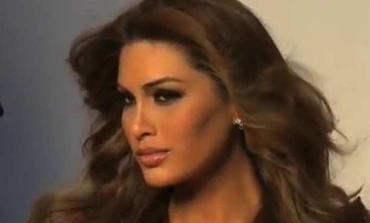 Telemundo obtuvo acceso exclusivo a la primera sesión fotográfica de la Miss Universo, María Gabriela Isler.
