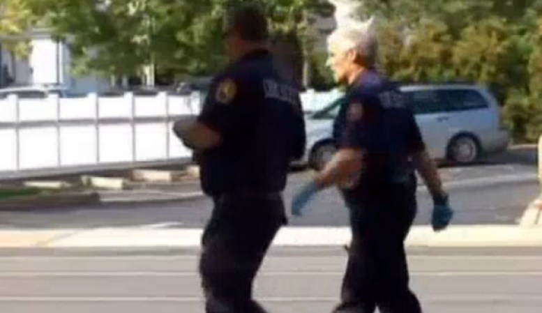 Una joven de 27 años y un bebé de 4 perdieron la vida tras un accidente vehicular en Long Island.