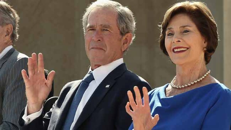 “Tuve toda la fama y el poder que necesitaba durante ocho años”, dijo Bush. “Laura y yo sabíamos que cuando nuestro tiempo se acabó, era momento de regresar a casa”.