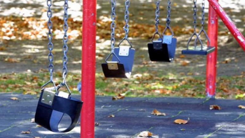 Caridad: Los Cubs contribuirán al fondo School Street Play Lot y hará contribuciones anuales durante los próximos 10 años para proyectos públicos.