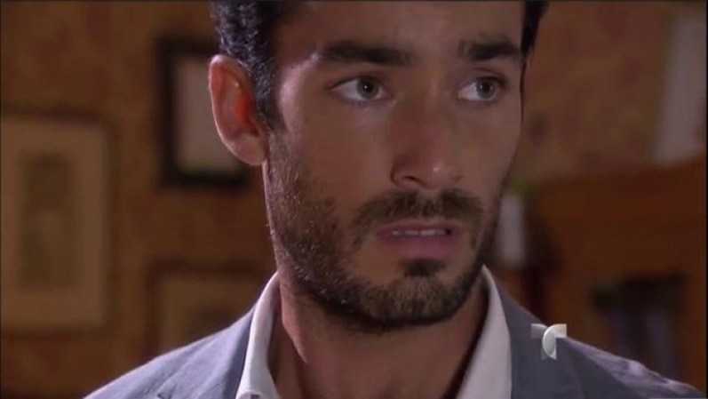 ¿Qué hizo Santiago en el pasado que tiene tanto miedo y le inquieta que salga a la luz?