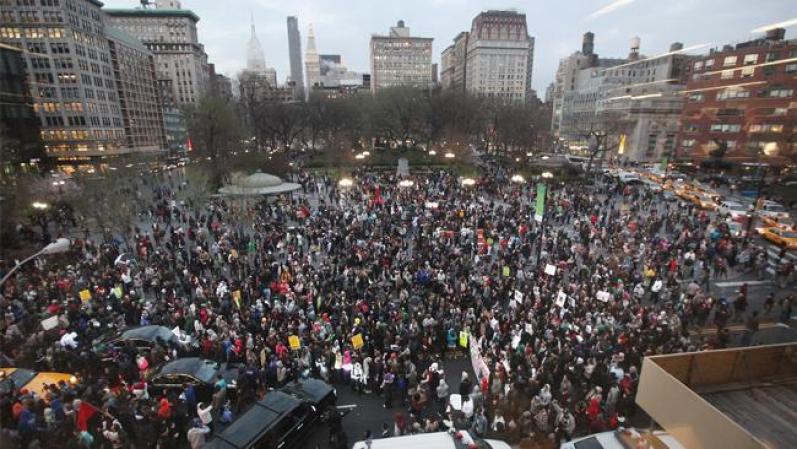 #10. New York, N.Y. La ciudad que nunca duerme siempre ha tenido problemas con los impuestos. Los neoyorkinos son los que más tiempo tardan en moverse de un lugar a otro.