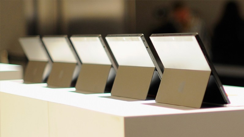 “Surface” llegará a las tiendas en el otoño para coincidir con el lanzamiento del nuevo sistema operativo de Microsoft, Windows 8.