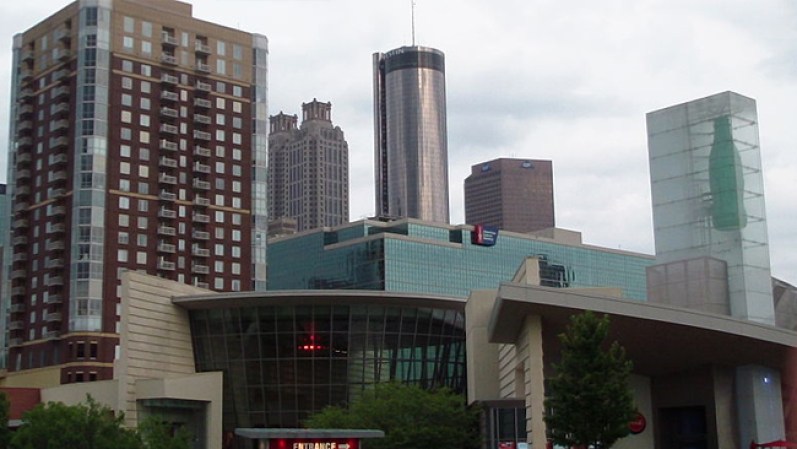 Y por lo tanto quisieran visitar Atlanta solamente para hacer escala e ir a un lugar mejor.