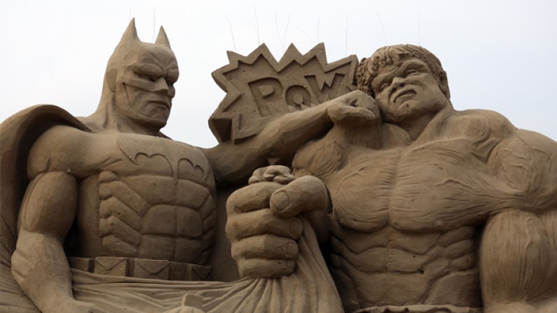 INGLATERRA - Batman y Hulk<br /><br /><br /><br />Marzo 2013- Festival de Esculturas de Arena Weston-super-Mare