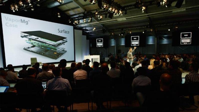 “Surface” llega a un mercado actualmente dominado por el iPad de Apple…