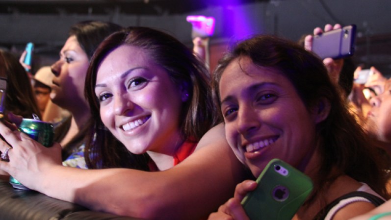 Con un súper ambiente y sus fanáticas cantando a todo pulmón, el concierto de Yandel fue todo un éxito.