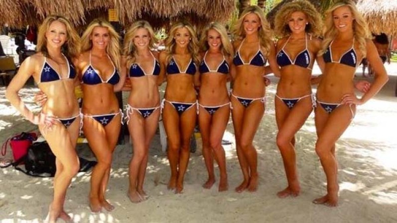 ABRIL 2013 - Las famosas porristas del equipo de fútbol americano de los Dallas Cowboys visitaron Cozumel, Quintana Roo, para hacer una sesión fotográfica para su calendario 2014 y promover la bella isla en el mar Caribe.