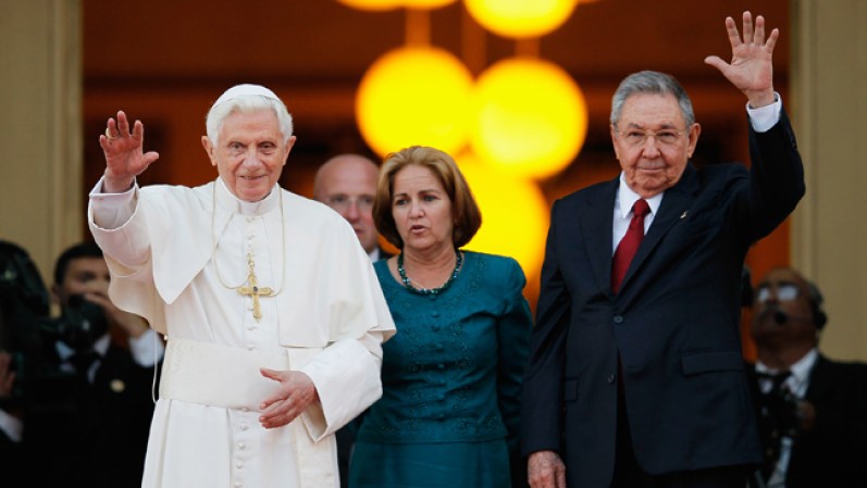 El controversial papa también tuvo confrontación con la canciller alemana Angela Merkel.