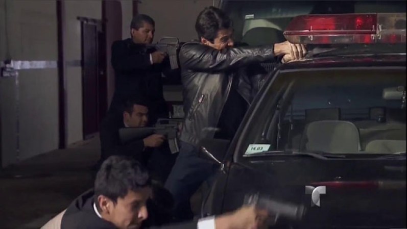 Mejía inicia traslado de don Cleto y se arma balacera contra los hombre de Aurelio.
