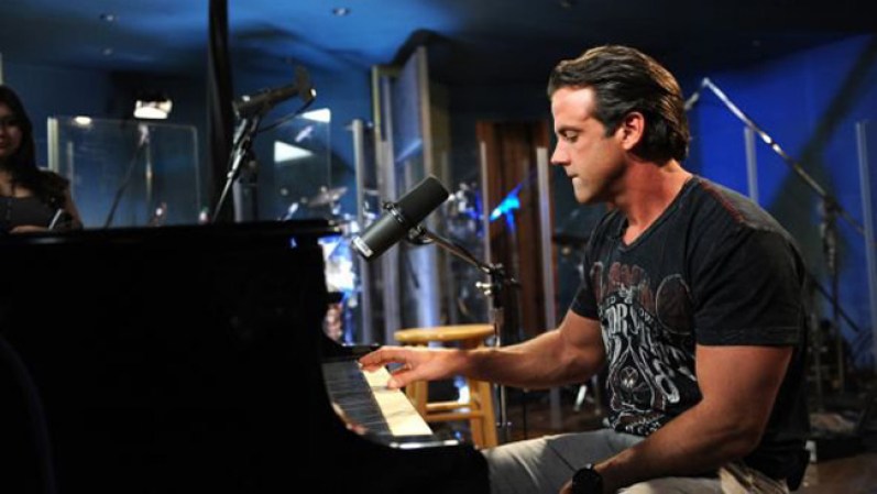 En el 2005 interpretó, para el disco Father´s Love, la canción “You'll be in My Heart”.