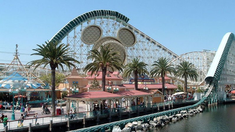 Pero la llamada Gran depresión marcó el final de la primera edad de oro de las montañas rusas y los parques. Los parques de atracciones en general, cayeron en una crisis de la que no se recuperaron hasta 1972.