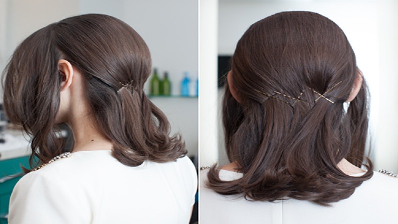 Comienza con el pelo un poco rizado o con volumen. Divide el cabello en tres partes, dos secciones de una pulgada a cada lado y deja caer el cabello restante detrás de los hombros. Usa pinzas para sujetarlo y darle forma a la parte superior.