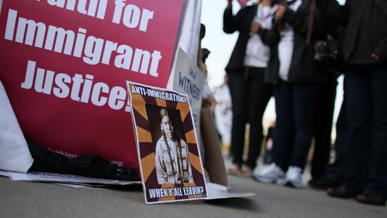 Otro de los aspectos claves, es la atribución que esa ley, la Ley SB1070 otorga a los policías preguntar la condición o estatus migratorio a quienes ellos sospechen que no están legalmente en el país.