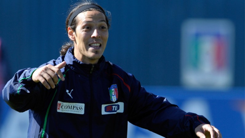 El argentino Mauro Camoranesi representa a la selección de Italia.