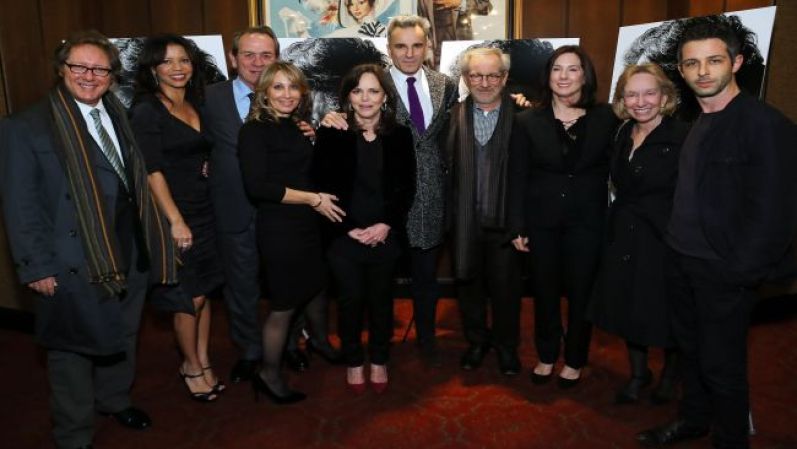 Los actores junto al director de "Lincoln". Esta obra del genial Steven Spielberg tiene 12 nominaciones y es la gran favorita de los Premios de la Academia.