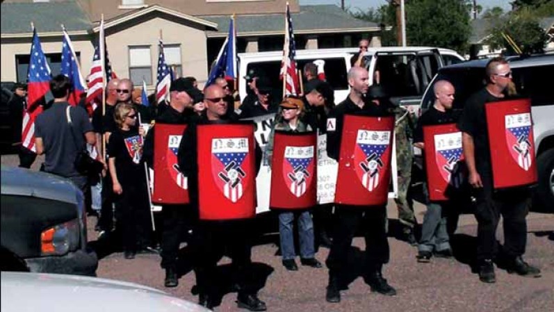 Movimiento Nacional Socialista. Un grupo neo nazi que promueve la supremacía blanca.