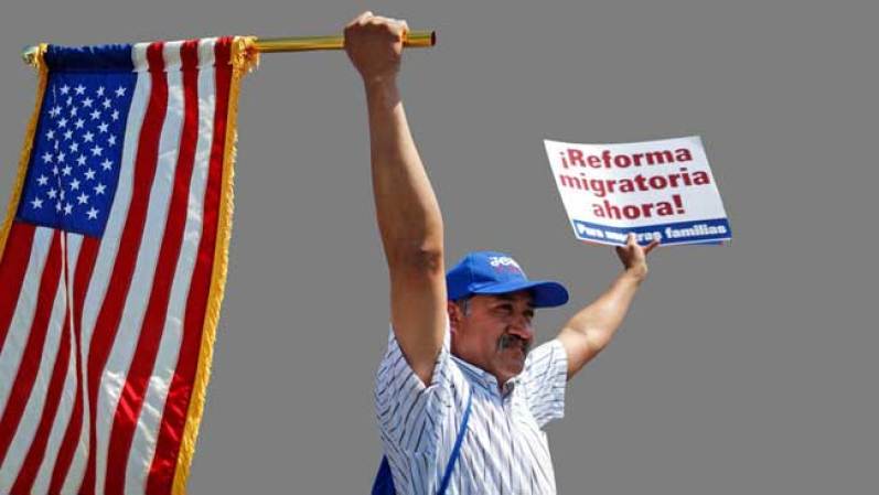 ABRIL 2013: Activistas, amigos y familiares salen a las calles, todos con la ilusión de sacar de las sombras a 12 millones de indocumentados. Aquí algunas imágenes de esta lucha a nivel nacional.<br /><br /><br />¡Haz clic aquí para compartir tus propias fotos!