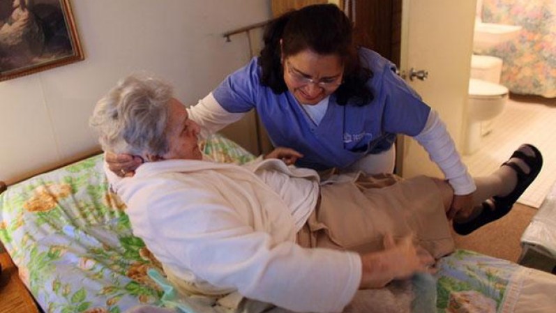 Ancianos de bajos recursos de la Florida viven preocupados por el futuro de su cuidado médico.