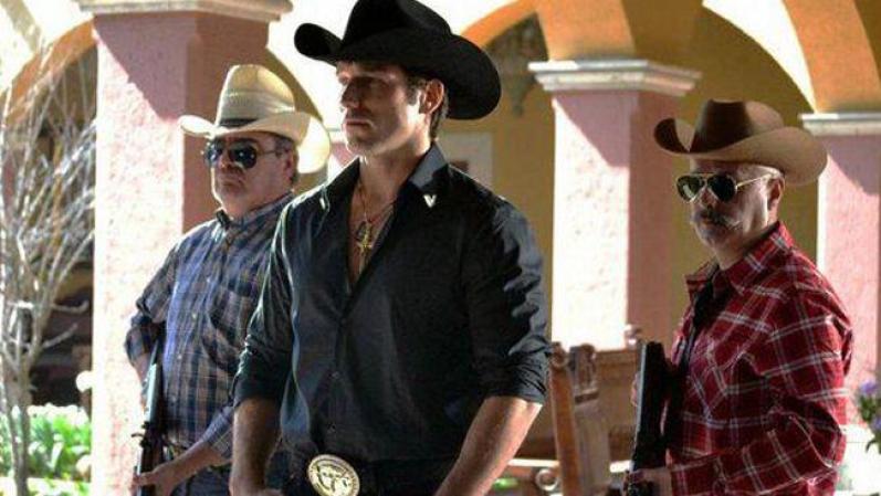 Amaya en la piel de Aurelio Casillas ¡Qué bien le sienta el look cowboy!