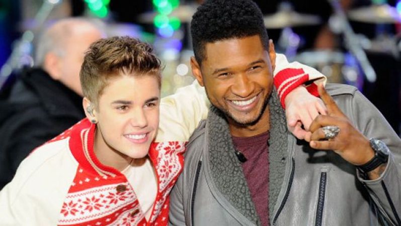 Ahora es el turno de los chicos. Como "Cantante Masculino Favorito" Justin Bieber y el rapero Usher compiten por ser los elegidos del público.