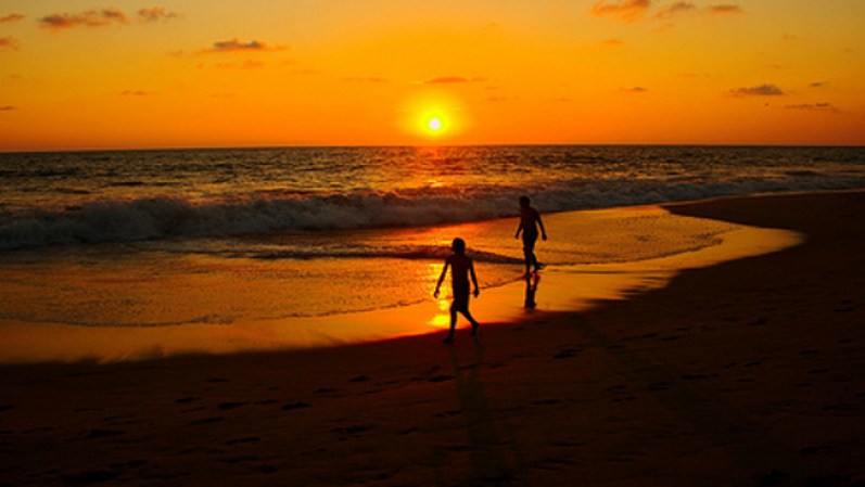 Pie de la Cuesta es el sitio perfecto para practicar esquí, surf y realizar paseos a caballo a las orillas de una hermosa laguna que se une con el mar. Desde aquí podrás gozar de los atardeceres más espectaculares del Pacífico.