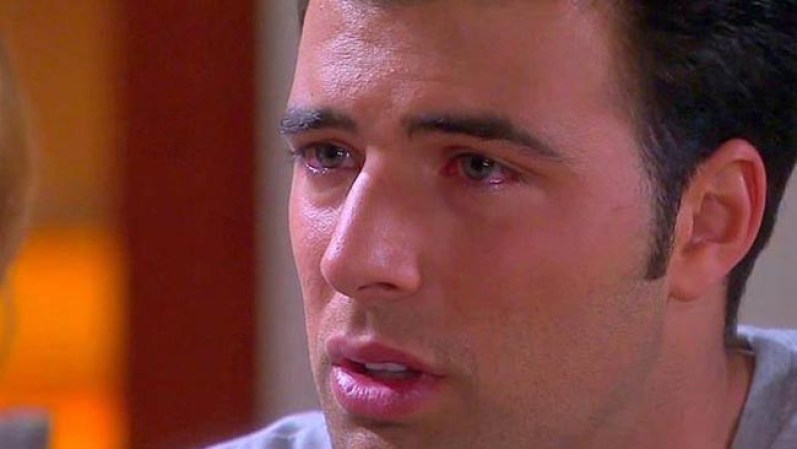 Bruno desapareció de la vida de la familia Piamonte aquel fatídico día en que Bianca acabó con su propia vida luego de vivir juntos una intensa pasión prohibida.