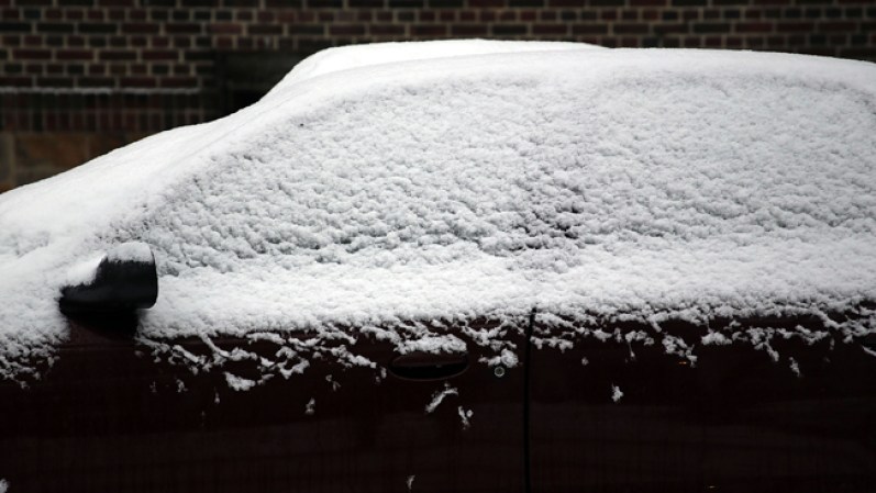 16 DE ABRIL, 2014: Una inesperada nevada sorprende en plena primavera al área tri-estatal de Nueva York.