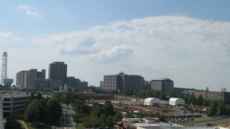 2. Tysons Corner, VA<br />Población total: 19,380<br />Población soltera: 32.1%<br />Ingreso medio familiar: $143,749