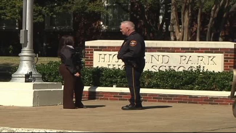 El FBI ha sido involucrado para hacer un perfil psicológico de la persona que podría estar haciendo estas amenazas.
