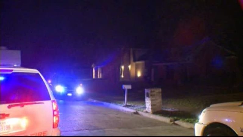 La persecución empezó a las 8:30 pm cerca de una casa en Roadney Lane Balch Springs.