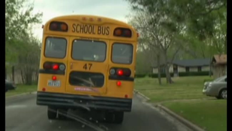 Las escuelas del vecindario permanecen cerradas para asegurar el bienestar de los menores.
