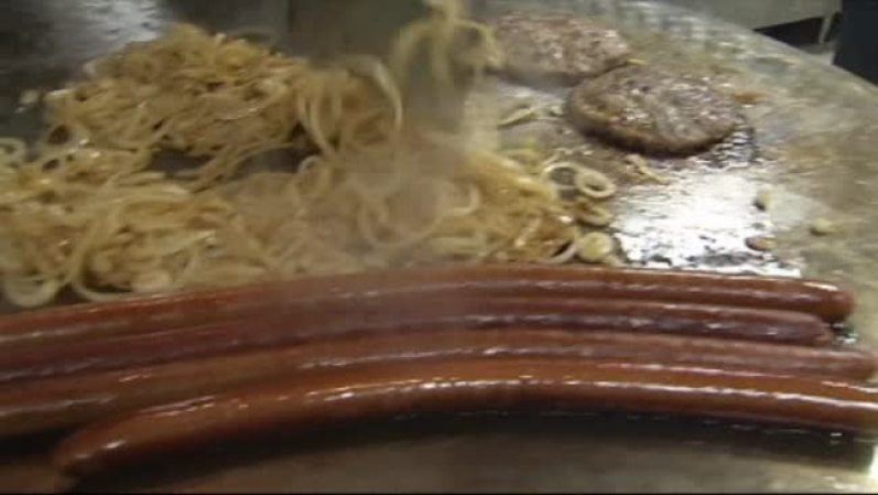 “Entre más grande mejor” es el lema del estadio en cuanto a comida se refiere.