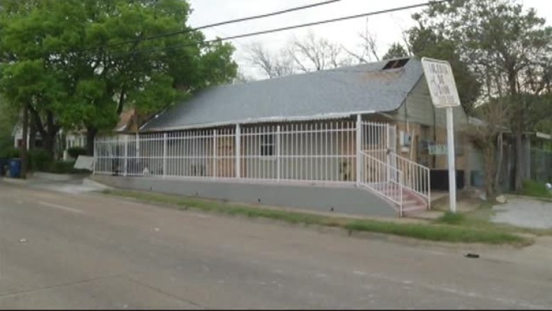 Una congregación de Dallas está tratando de encontrar un nuevo lugar para reunir a todos sus participantes.
