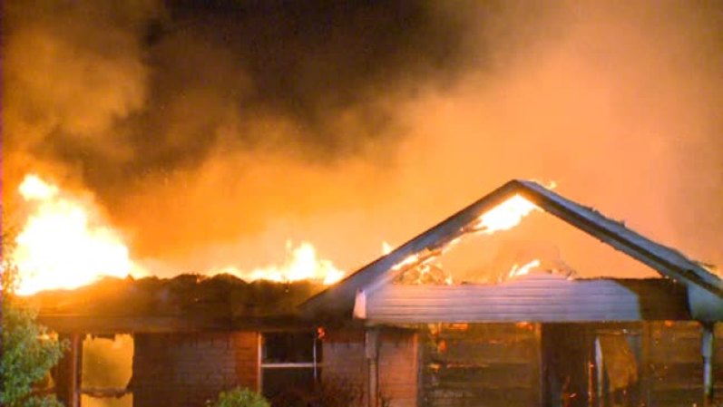 A continuación más fotos del voraz incendio.