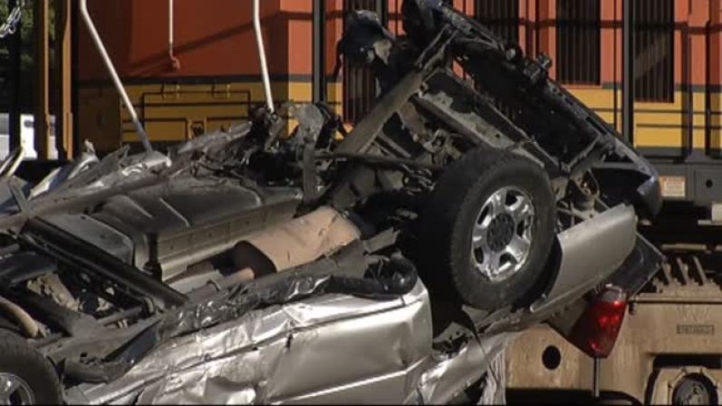 Las autoridades continúan investigando el accidente.
