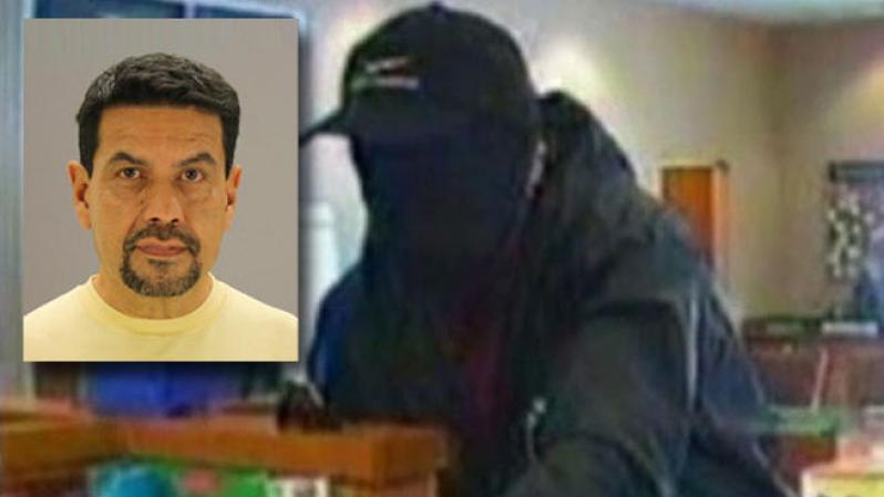 20 DE NOVIEMBRE, 2013 - El FBI arrestó al activista pro inmigración Luis De La Garza, de 59 años de edad, de Farmers Branch. El hombre se declaró culpable de cinco robos a mano armada y confesó más de una docena de otros atracos desde el 2010. <br /><br /><br /><br /><br /> Luis de la Garza se declara culpable de robo <br />