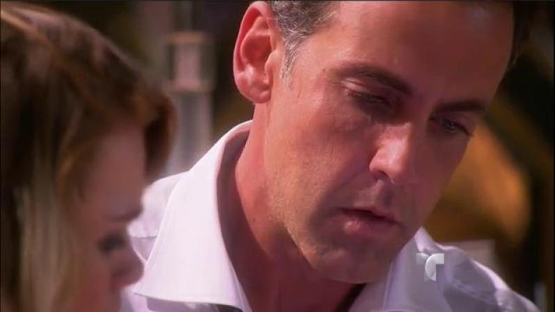 Daniela recibe un mail que dice que ella mató a Willy y se lo enseña a Humberto, quien pedirá en su oficina que lo ayuden a investigar quien lo mandó.