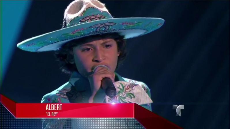 Albert, cantó “El Rey” y tampoco consiguió atrapar a los coaches con su interpretación.