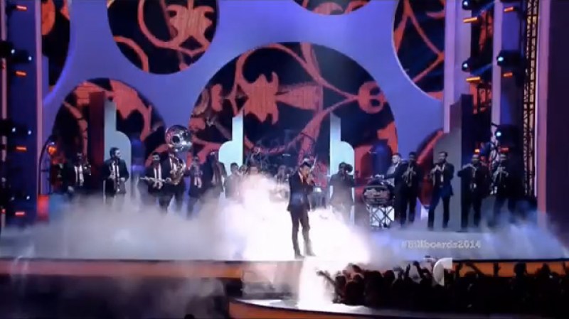 La Banda El Recodo de Cruz Lizárraga interpretando "Consecuencia de mis actos".