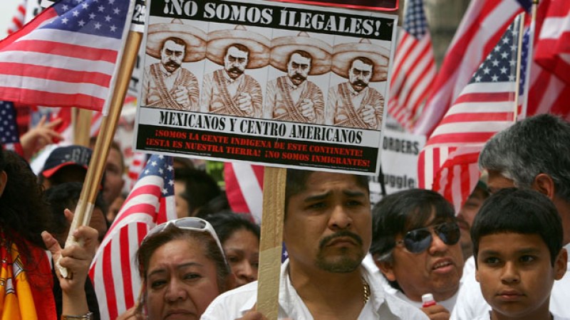 Marchan por una reforma migratoria en Los Angeles.