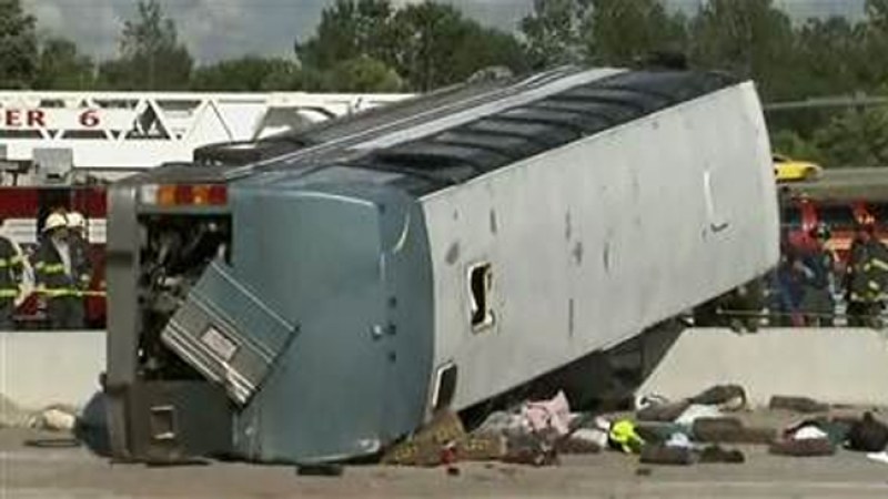 3 muertos, 17 heridos tras accidente