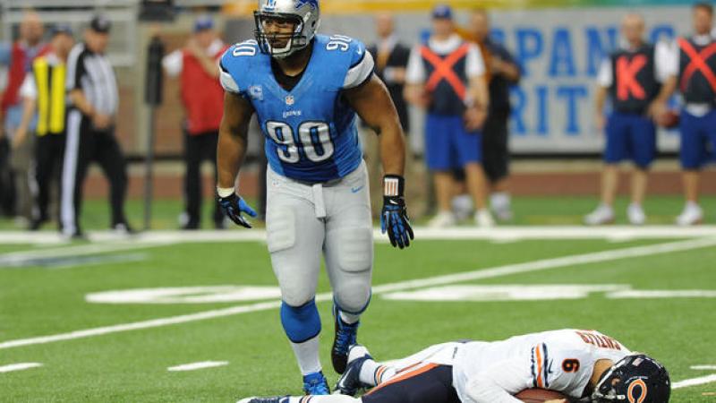 Errores de Cutler hunden a los Bears
